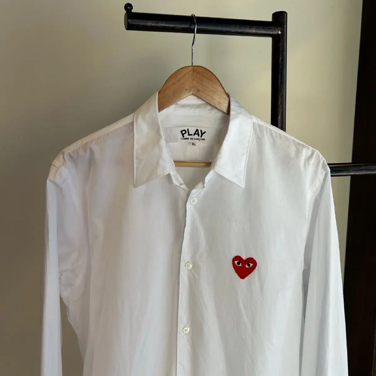 12586 - コム・デ・ギャルソン 白 レッドワッペン シャツ COMME des 