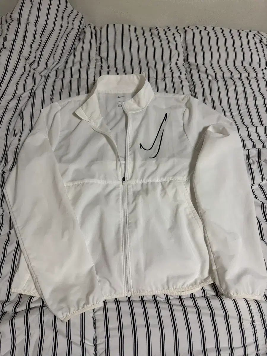 ナイキ ジップアップ レディース M(85)