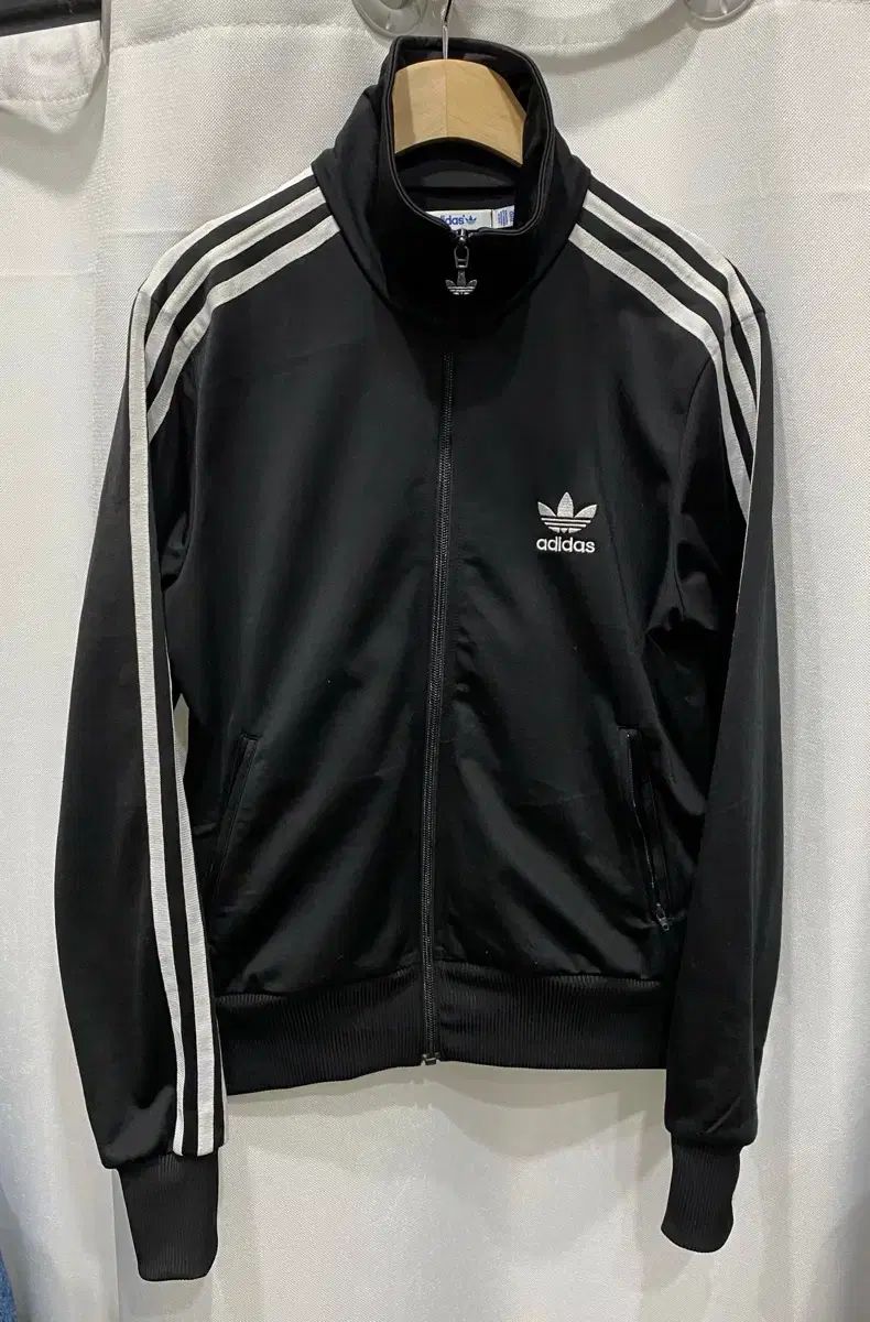 Sオススメ/ゴールデンサイズ adidas アディダス 旧モデル ビックロゴ ヨーロッパ トラックジャージ ジャージ 黒白