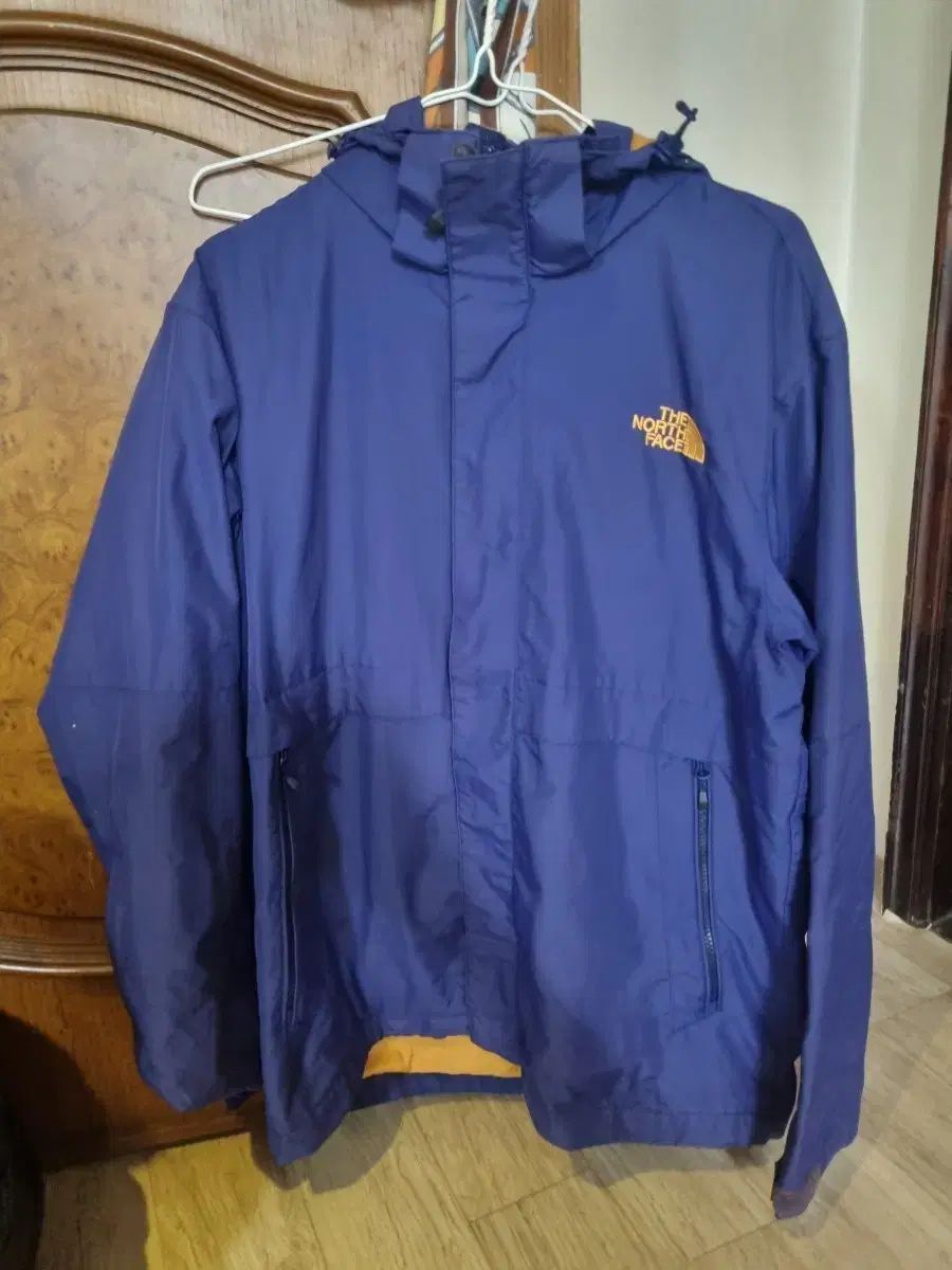 THE NORTH FACE ザノースフェイス ウィンドブレーカー ブルー L