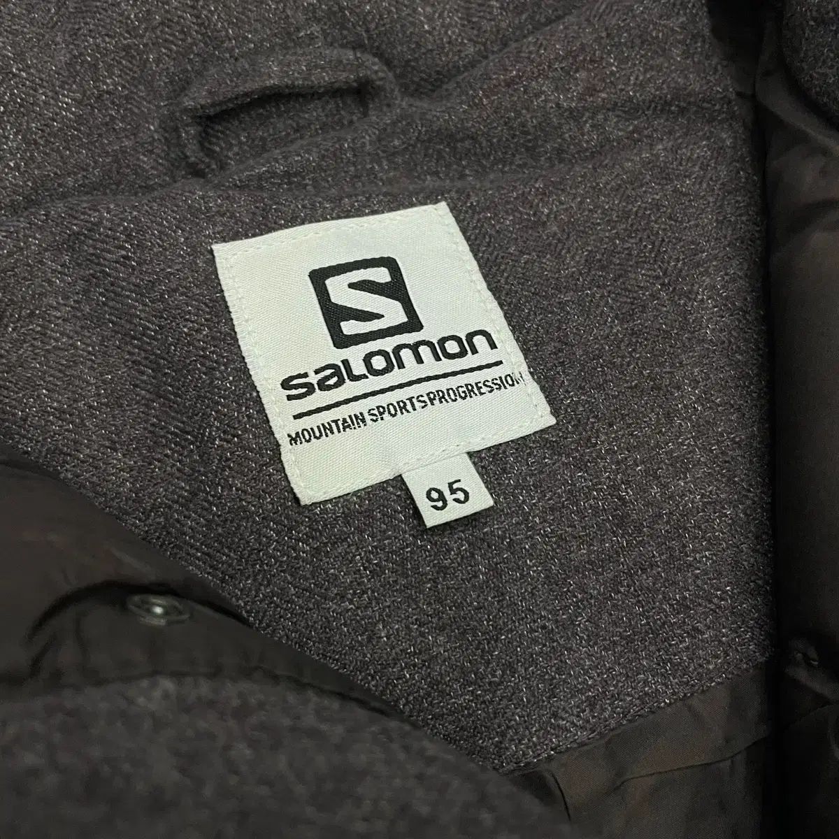 M SALOMON ダウンベスト ほぼ新品 - メルカリ