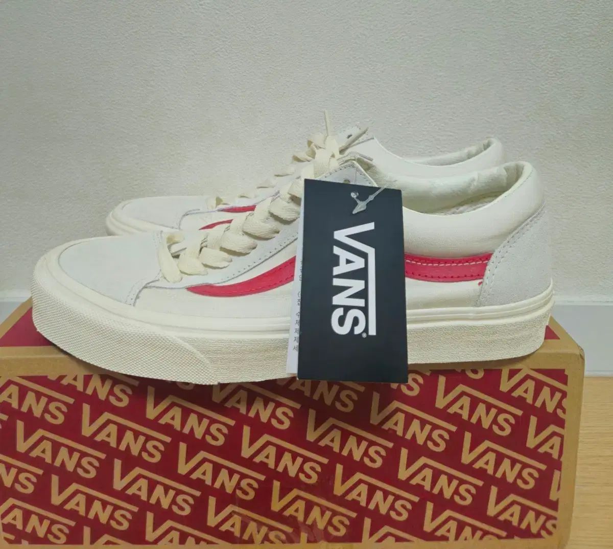 新品 260 VANS ヴァンズ スタイル36 レーシング レッド スニーカー スポーツ 11,899円