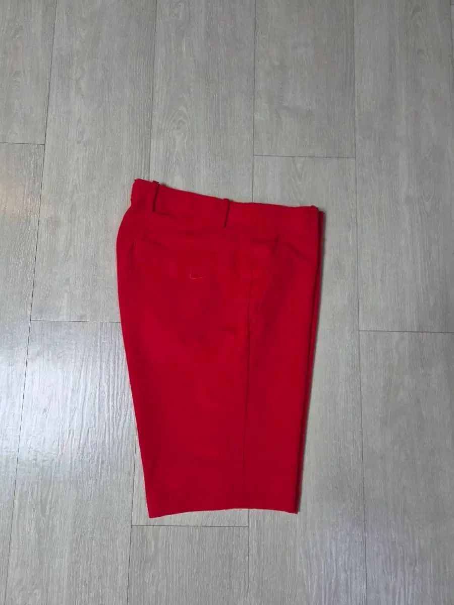 (ほぼ新品)NIKE GOLF(ナイキゴルフ) メンズハーフパンツ (82) 32