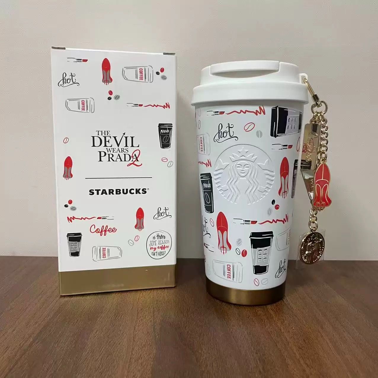 沖縄県離島不可★短納期★数量限定★【送料無料】Starbucks プラダを着た悪魔2 コラボ タンブラー 500ml ホワイト The Devil Wears Prada 2　Starbucks 12,816円