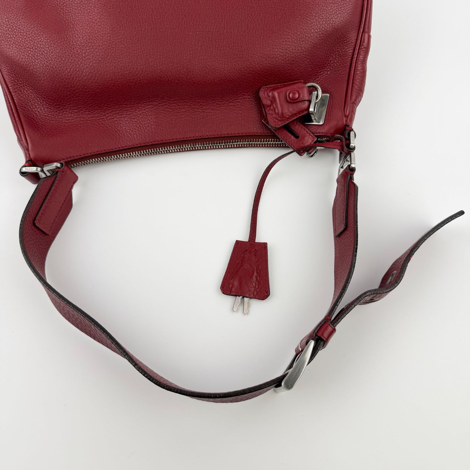 中古】PRADA プラダ ショルダーバッグ レッド レザー ヴィンテージ 
