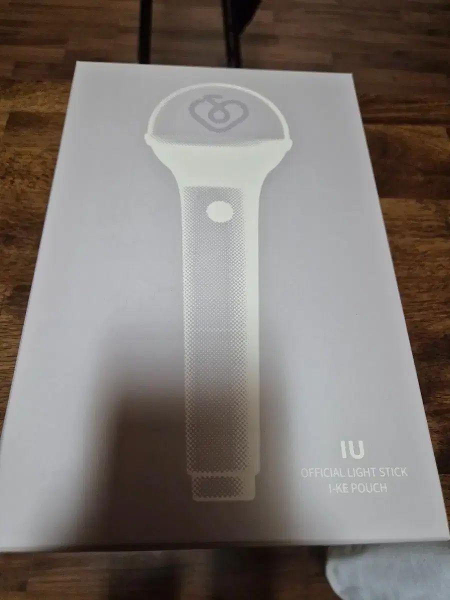 IU アイユOFFICIAL LIGHTSTICK I-KE POUCH