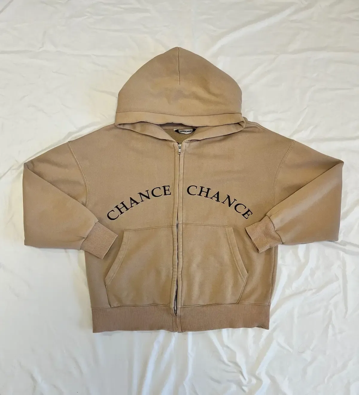 2026年最新】chancechance パーカーの人気アイテム - メルカリ
