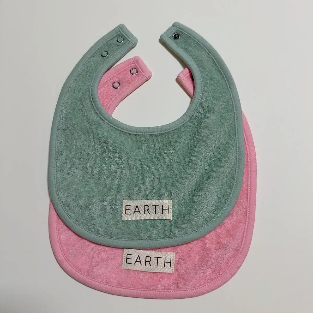 EARTH アーアースビブ ピンク セージグリーン 新品 6,415円