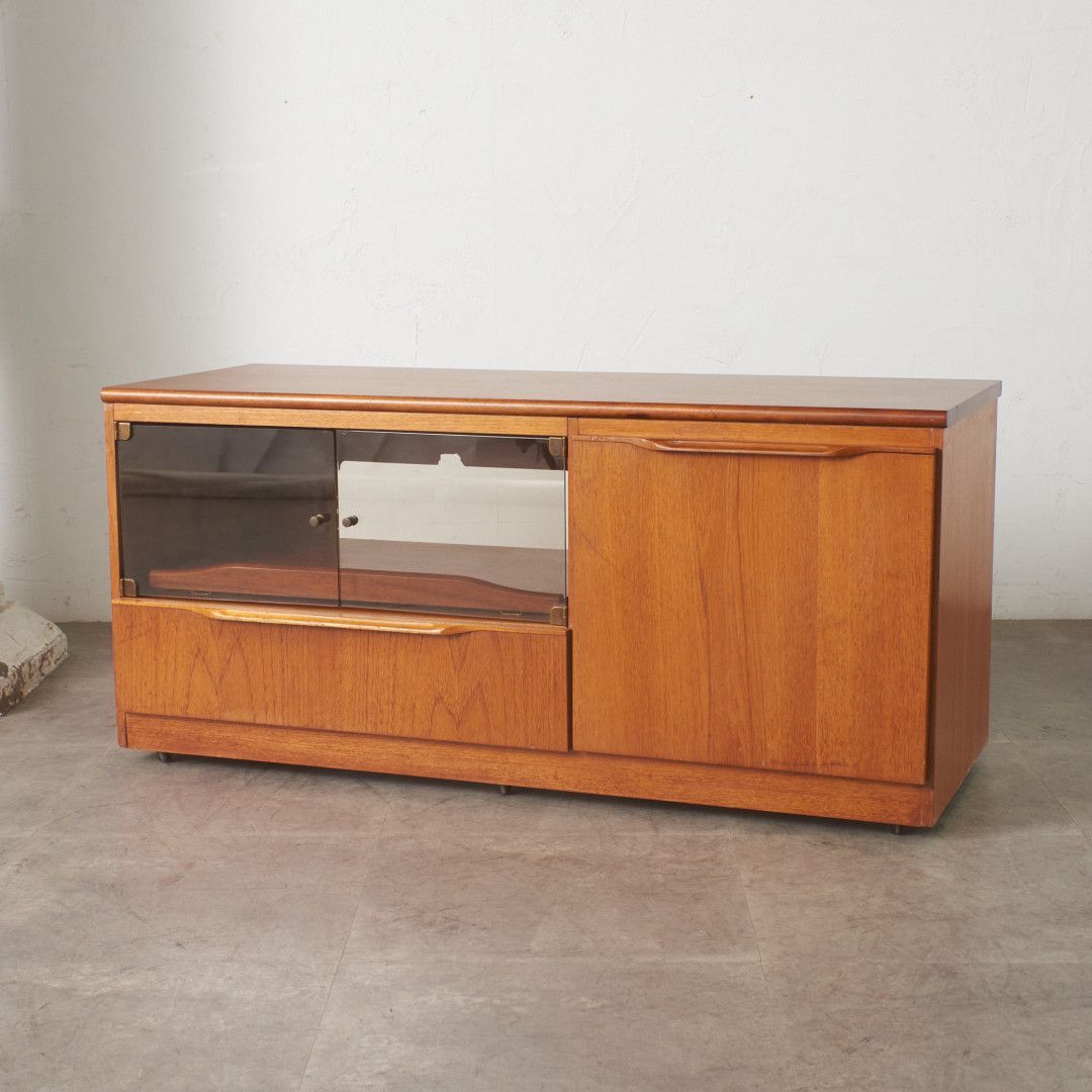 英国 JS sakol furniture TVボード AVボード キャビネット チーク 飾り台 収納 キャスター サイドボード イギリス ヴィンテージ 96994