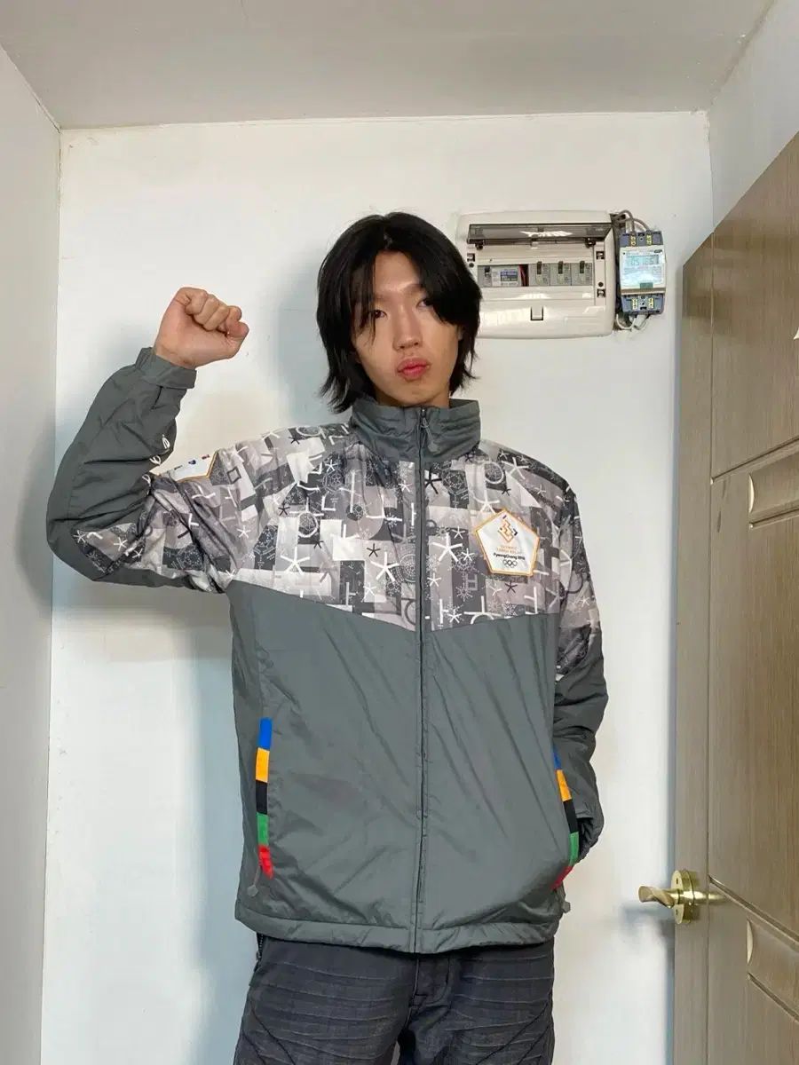 平昌 THE NORTH FACE ザノースフェイス 限定モデル ウィンドブレーカー アウター L