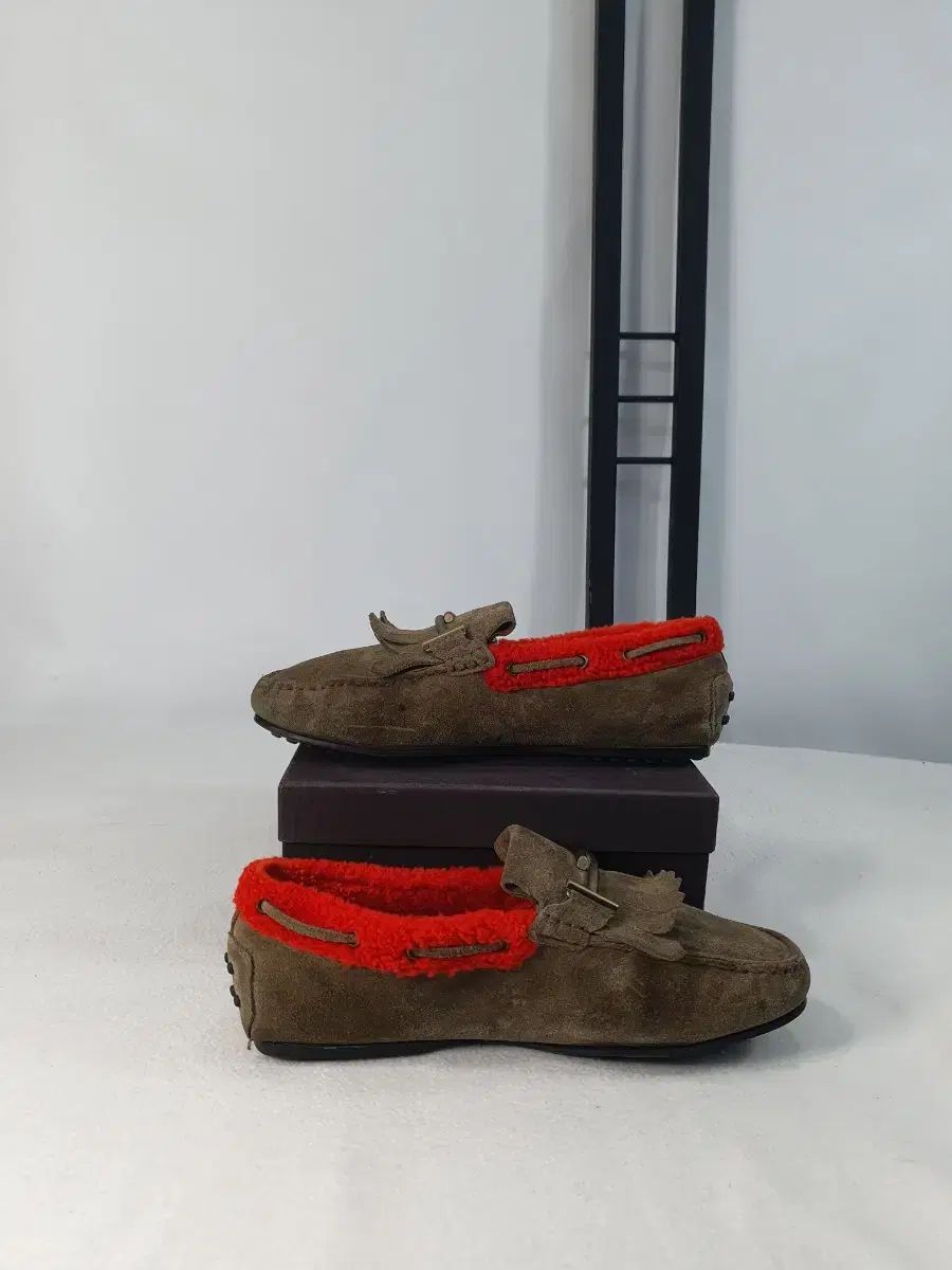 TOD'S トッズ ドライビングシューズ 防寒シューズ ローファー ファーシューズ ブラウン 250 255