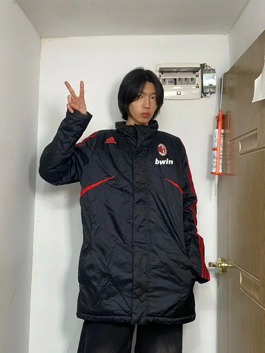 アディダス 必須アイテム ACミラン サッカーチーム ウィンドブレーカー アウター M