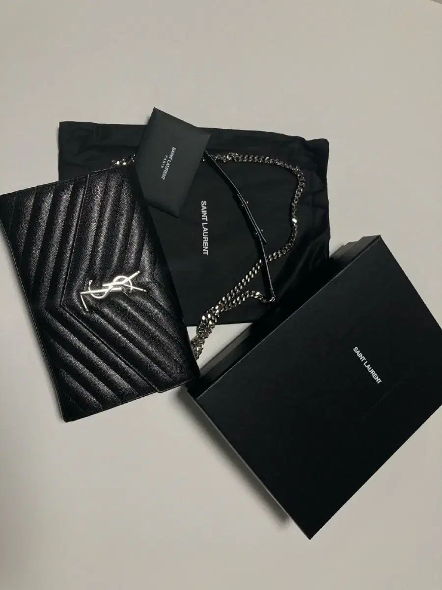 Saint Laurent サンローラン マトラッセ チェーンバッグ ブラック