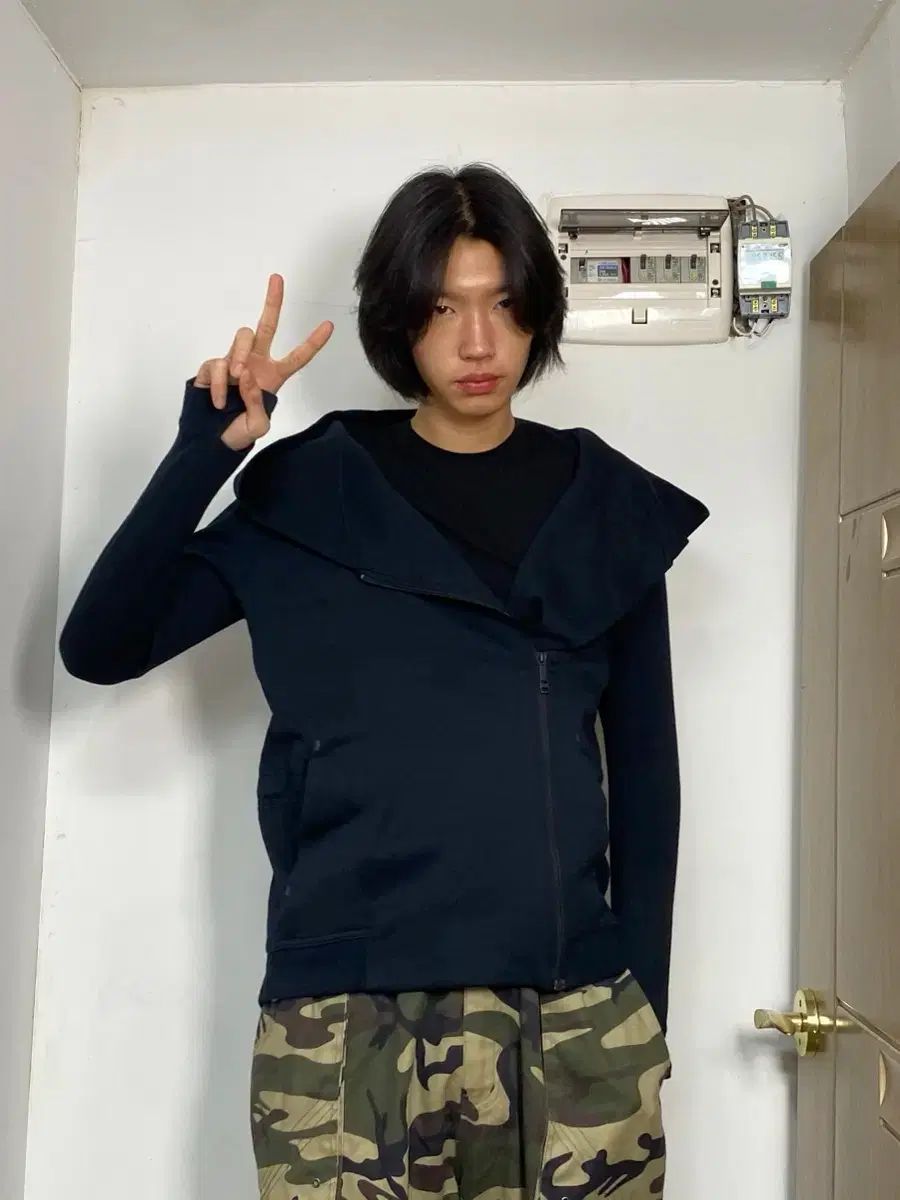 ナイキ ブラック サイド ジップアップ フーディー L