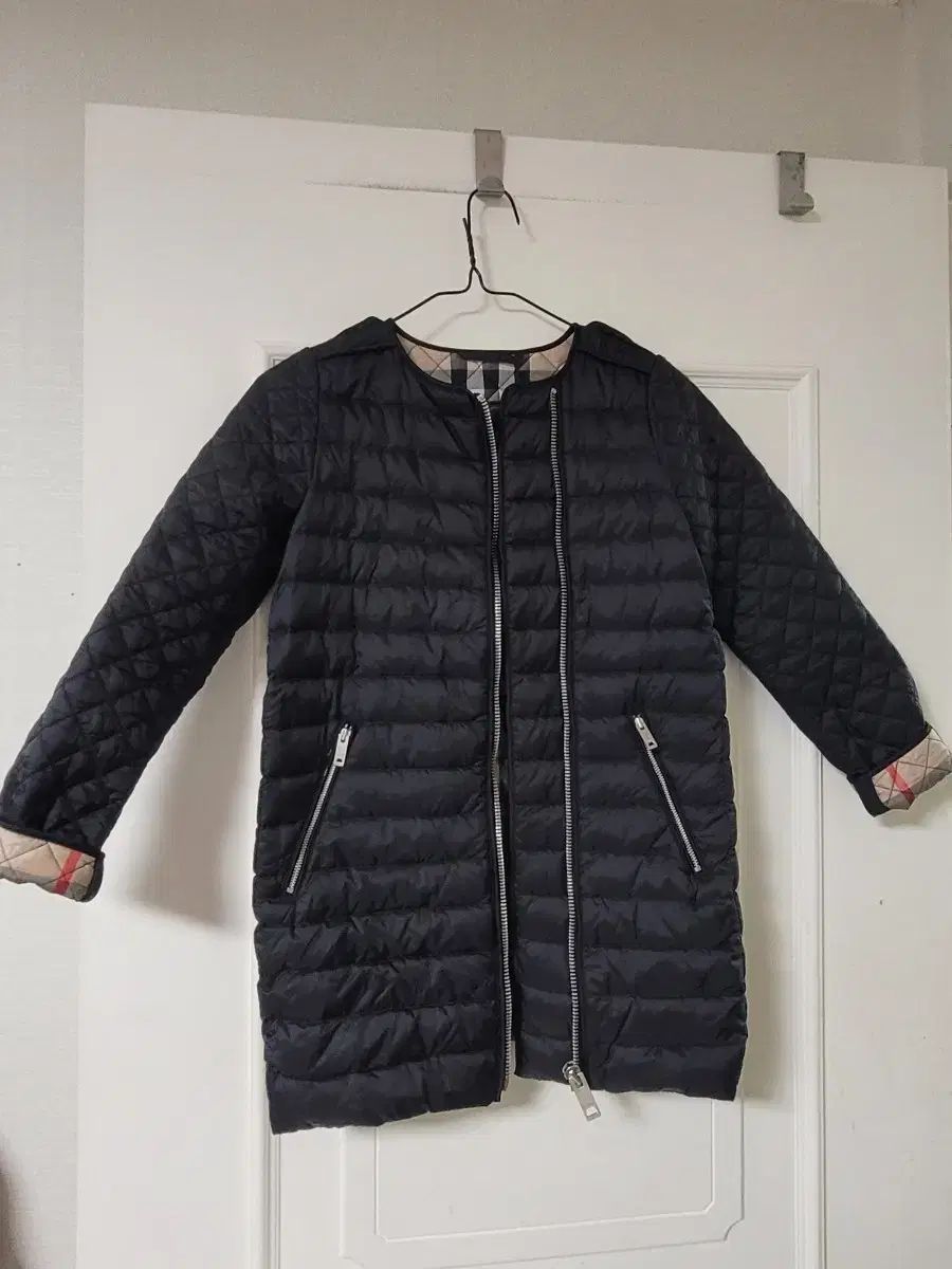 バーバリー Children's 軽量ダウン 10y