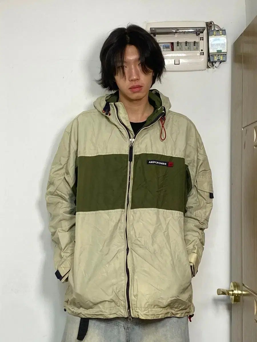 アベックロムビー ベージュ グリーン バイカラー ウィンドブレーカー アウター M
