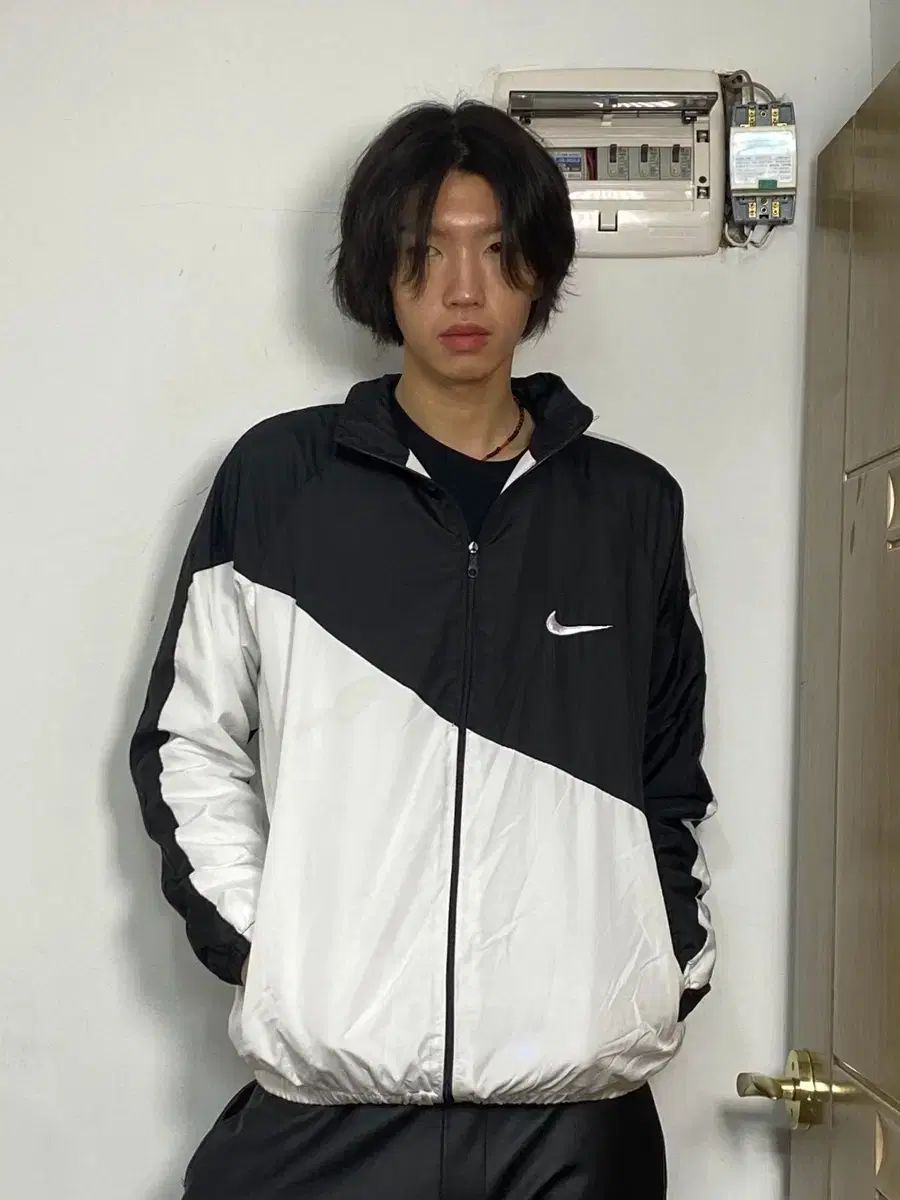 90s NIKE ビックロゴ 白黒 ウィンドブレーカー ジャケット M
