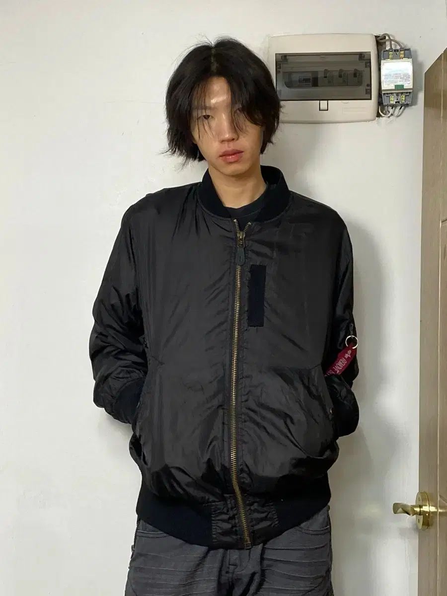 Alpha Industries ブラック MA-1 パイロットジャンパー L