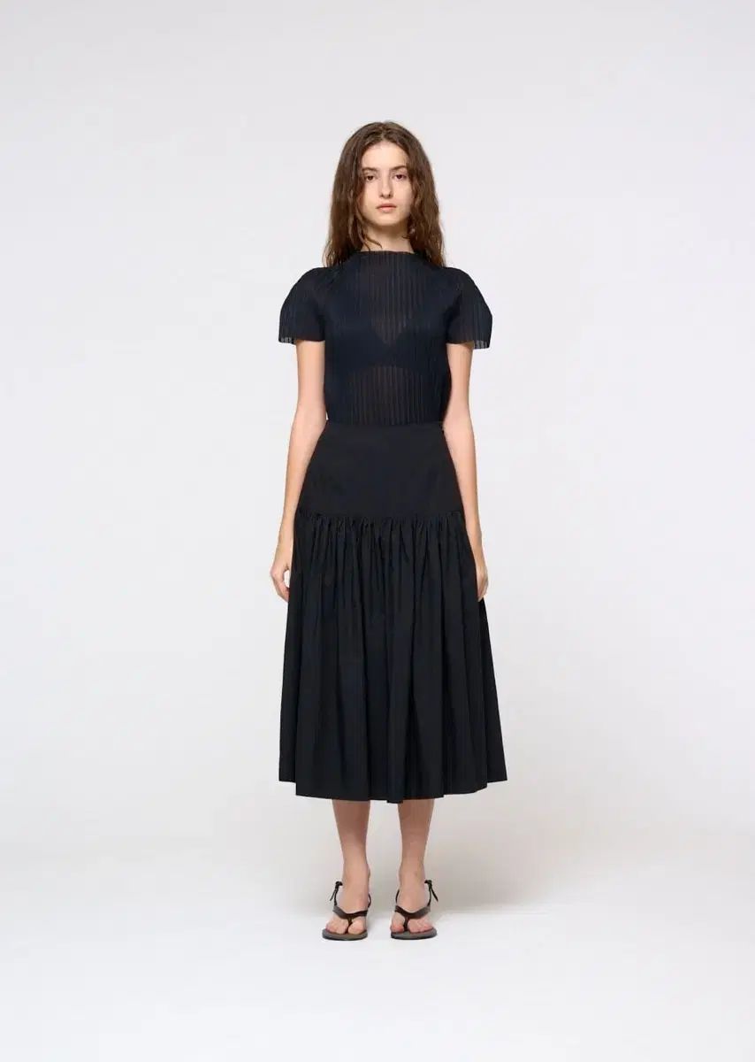アモーメント pleats raglan top black