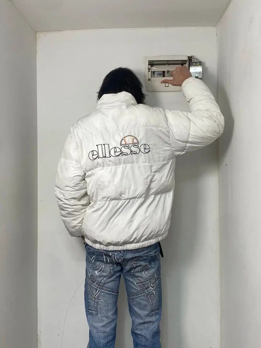 エレッセ 白 バックロゴ ダウン L