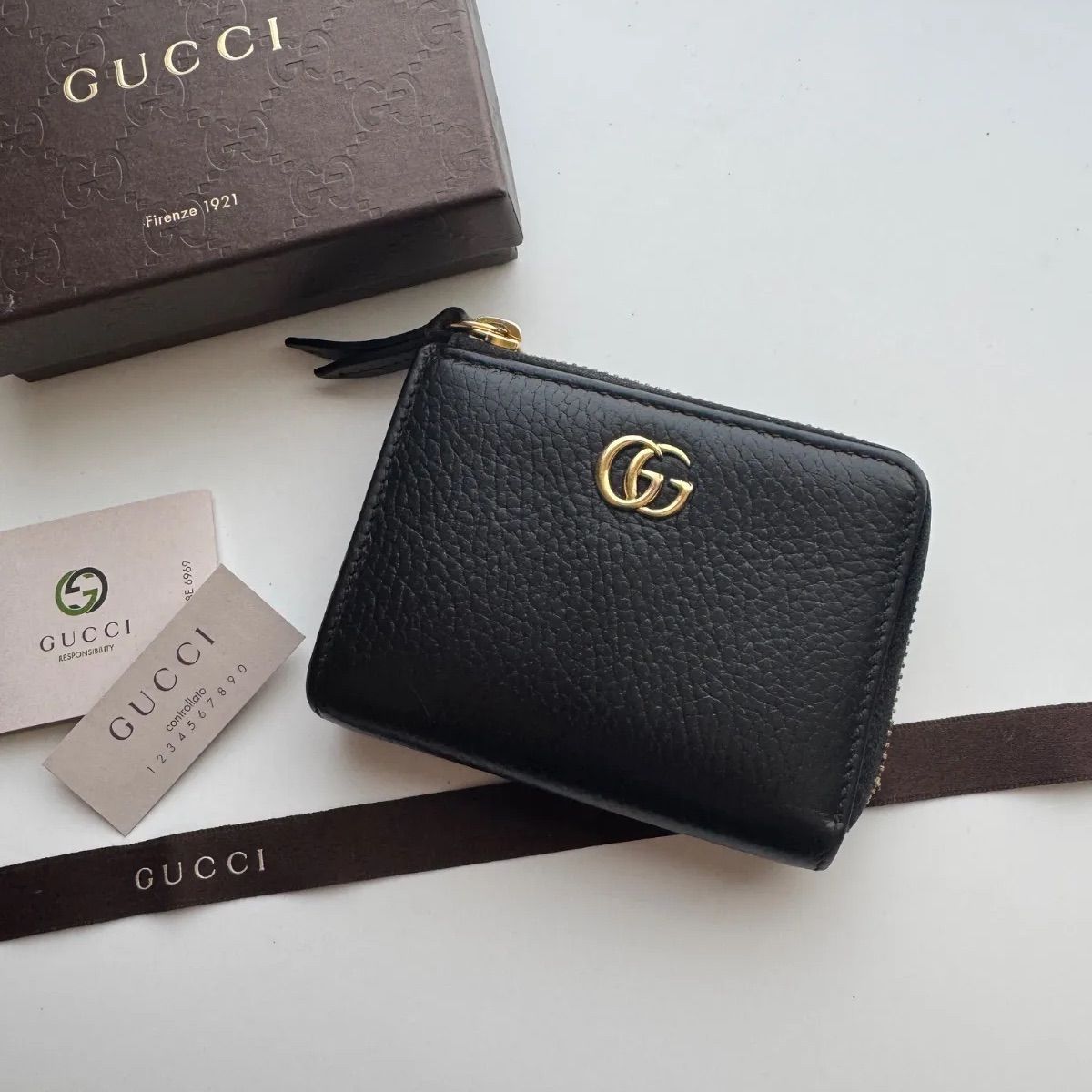 【極上美品】 437 GUCCI グッチ マーモント 2つ折り 財布