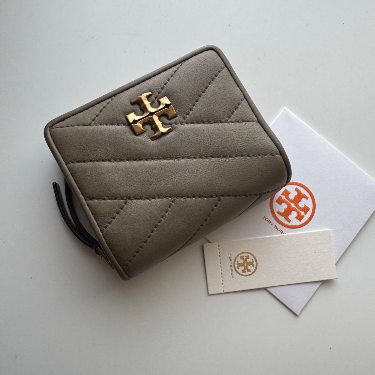 【美品】432 Tory Barch トリーバーチ　2つ折り財布