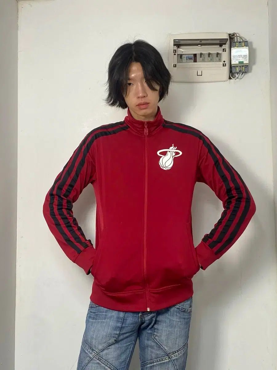 アディダス レッド プリンティング POINT ジャージ L