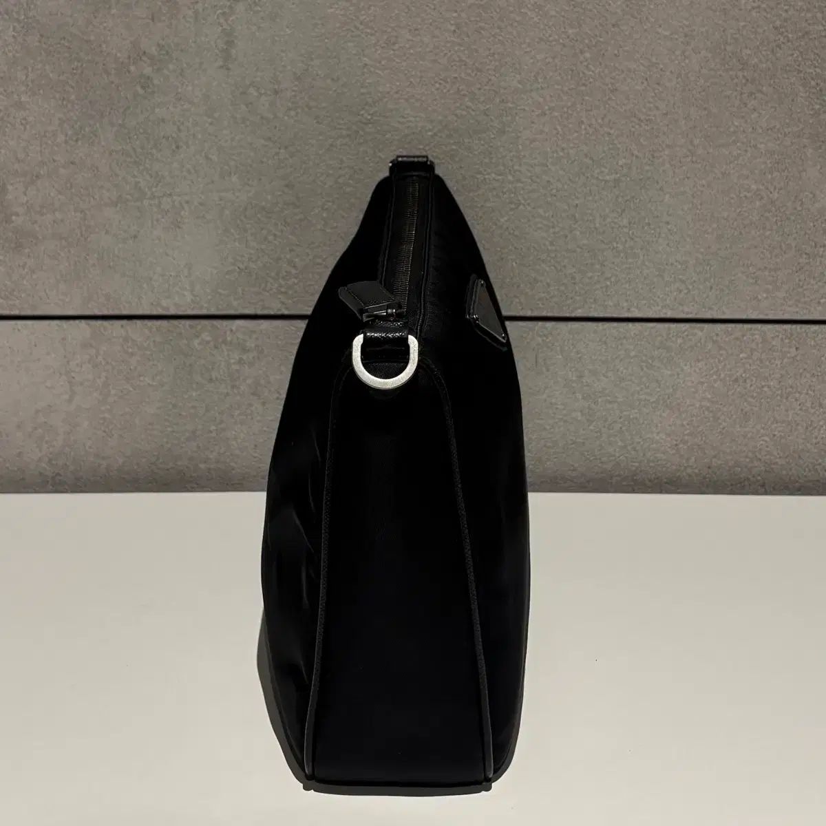 OS PRADA プラダ 三角ロゴ ナイロン テスート メッセンジャーバッグ