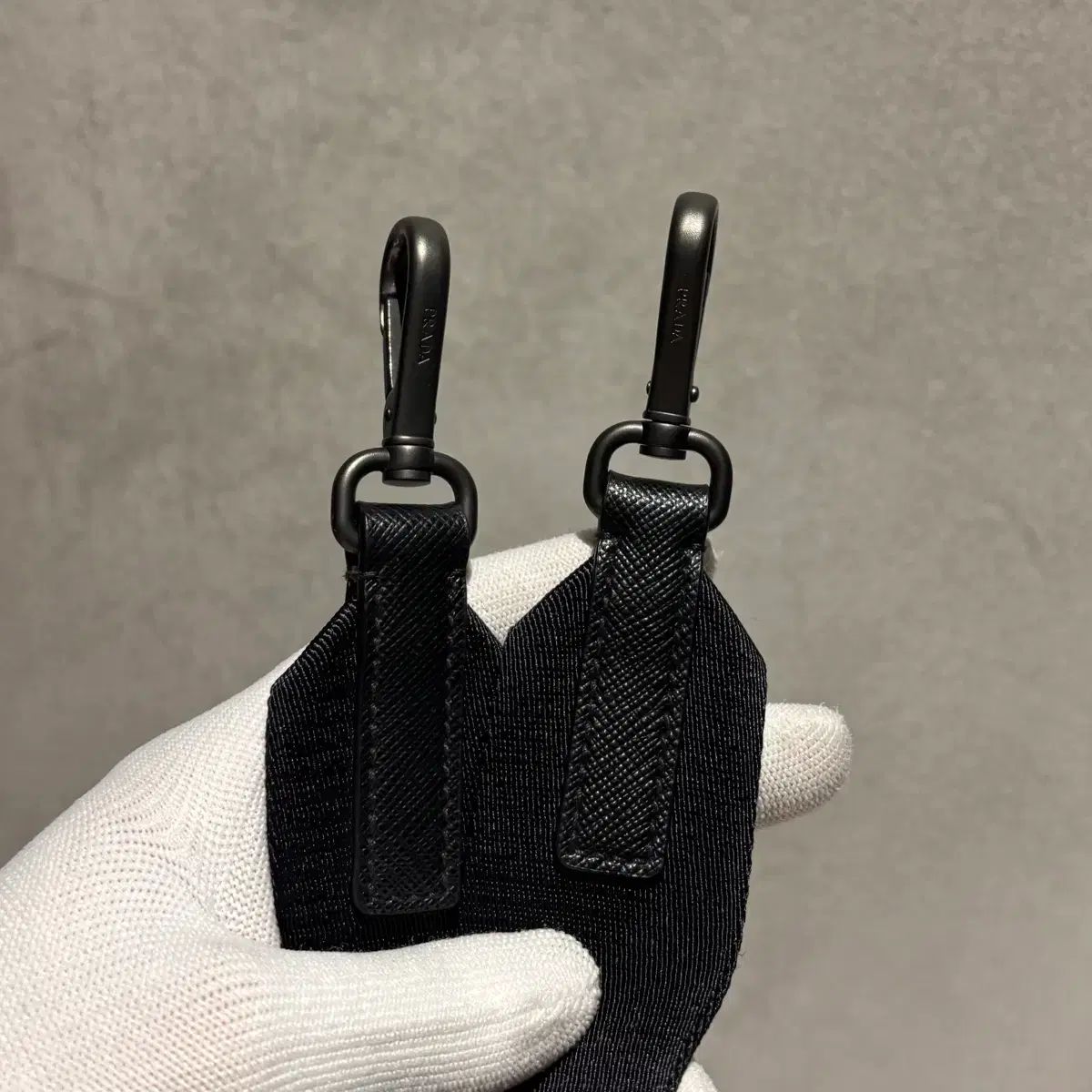 OS PRADA プラダ 三角ロゴ ナイロン テスート メッセンジャーバッグ