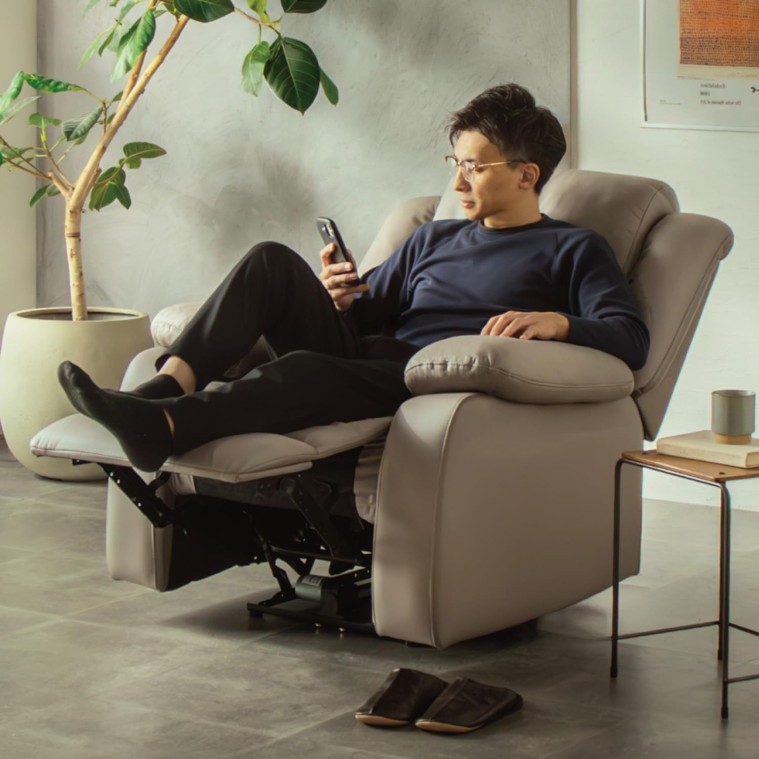 Pure Luxe ソファ 電動ソファ 1人用 ソファー USBポート付き リクライニング リビングソファ ダイニング 1人掛け 電動 レザーファブリック コンパクト お客様組立品 玄関渡し