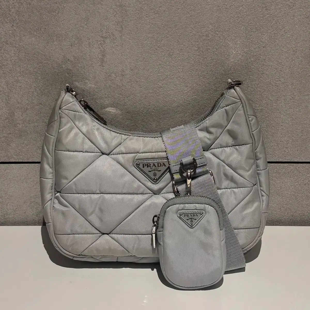 PRADA プラダ 三角ロゴ キルティング ナイロン テスート HOBO BAG