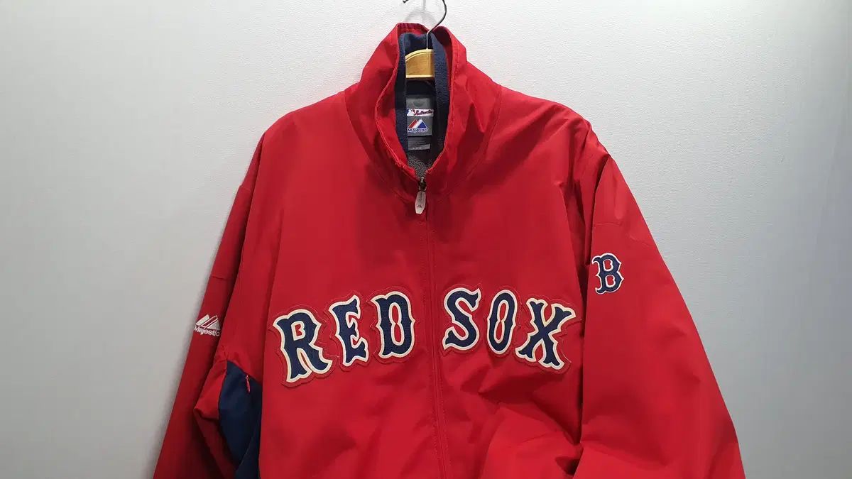 マジェスティック ボストン レッドソックス サーマ アウター M (横63 縦82) 105程度