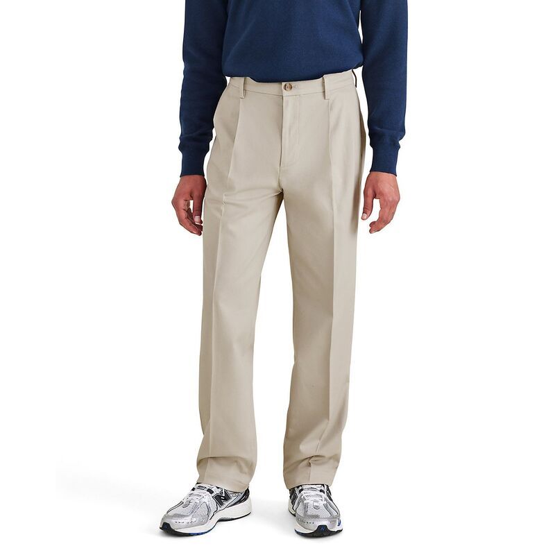 ドッカーズ メンズ ボトムス カジュアルパンツ プリーツ Mens Dockersignature Iron Free Stain DefenderelaxedFit Khaki Pleated Pants Cloud カーキ