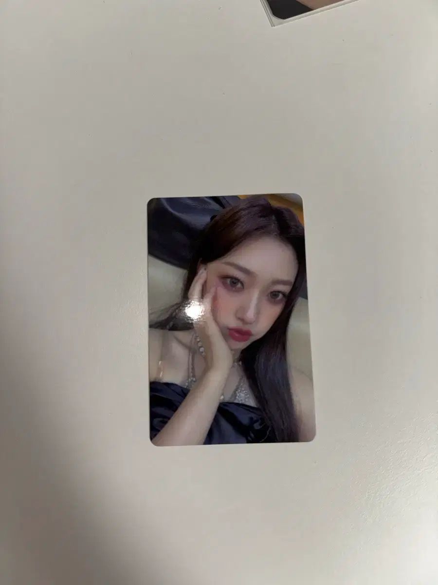 の ARTMS、初の完全体アルバムをリリース！今月の少女（LOONA） Loona