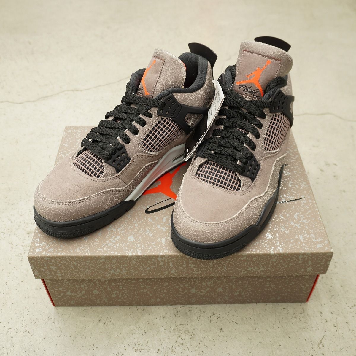 新品 NIKE ナイキ AIR JORDAN 4 RETRO Taupe Haze エアジョーダン4 スニーカー トープヘイズ DB0732-200 サイズUS9 本物2287Q♪
