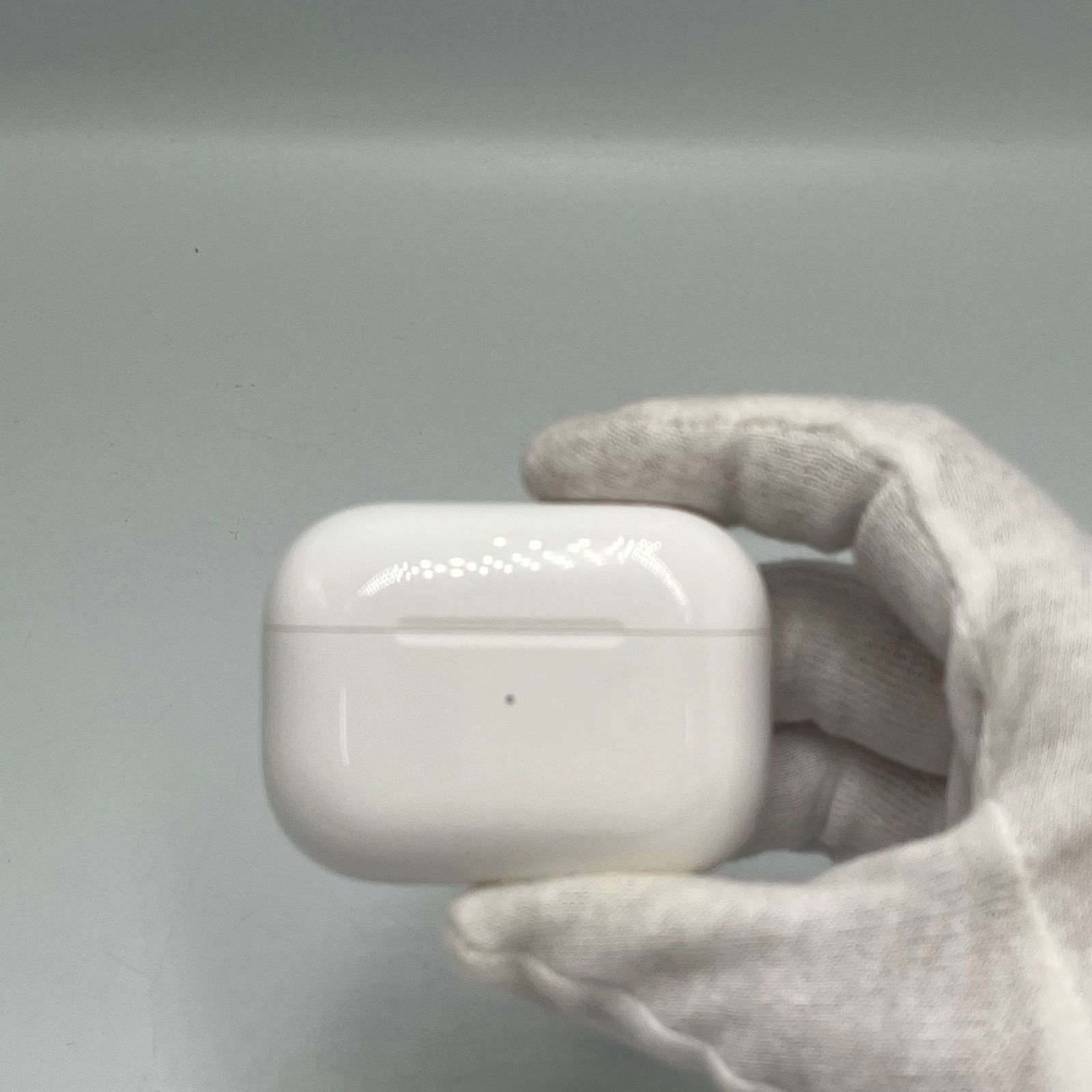 AirPods Pro 第2世代　専用ケース付　ジャンク品 ジャンク品•美品】Apple AirPods Pro 第2世代 MagSafe充電ケース付き
