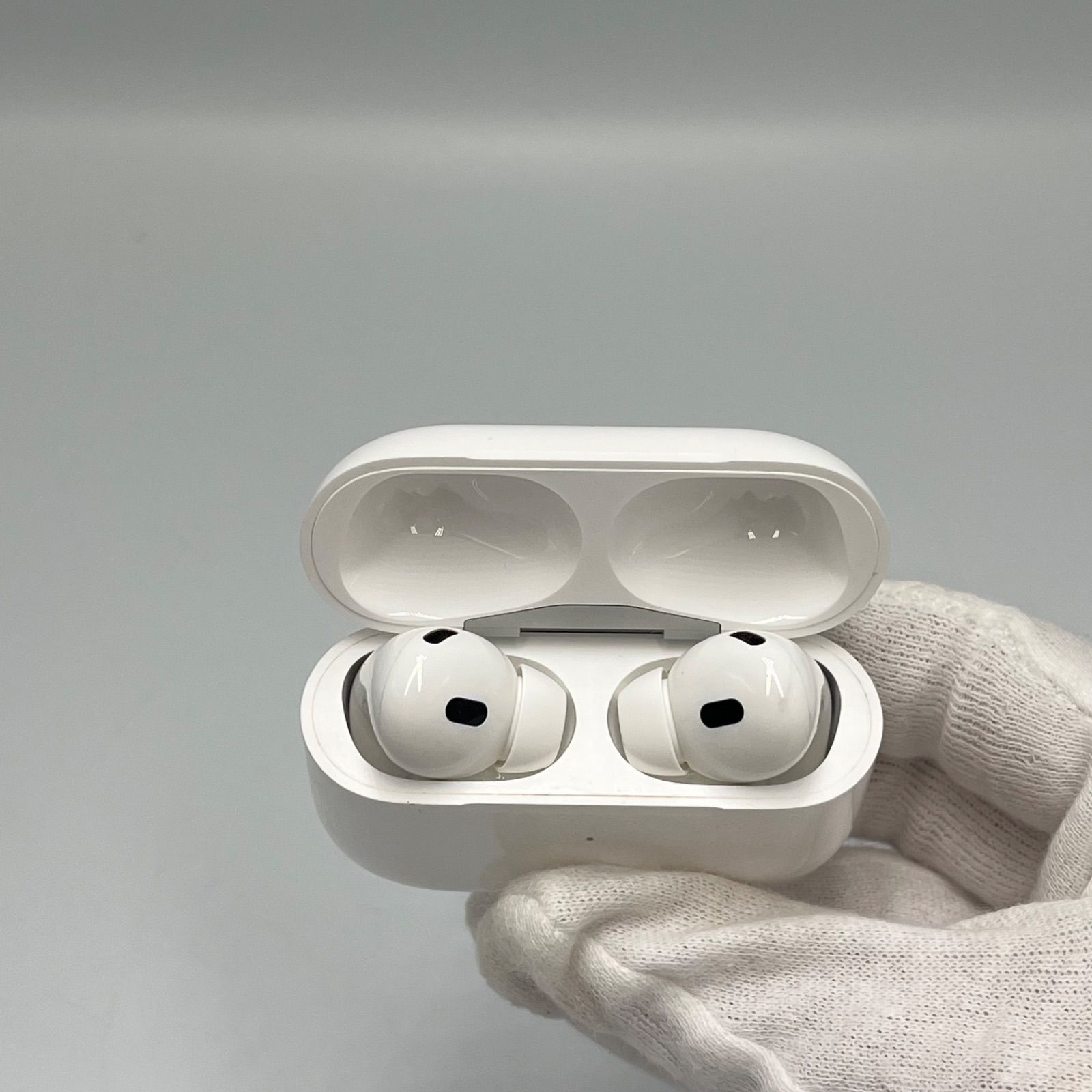 ジャンク品•美品】Apple AirPods Pro 第2世代 MagSafe充電ケース付き