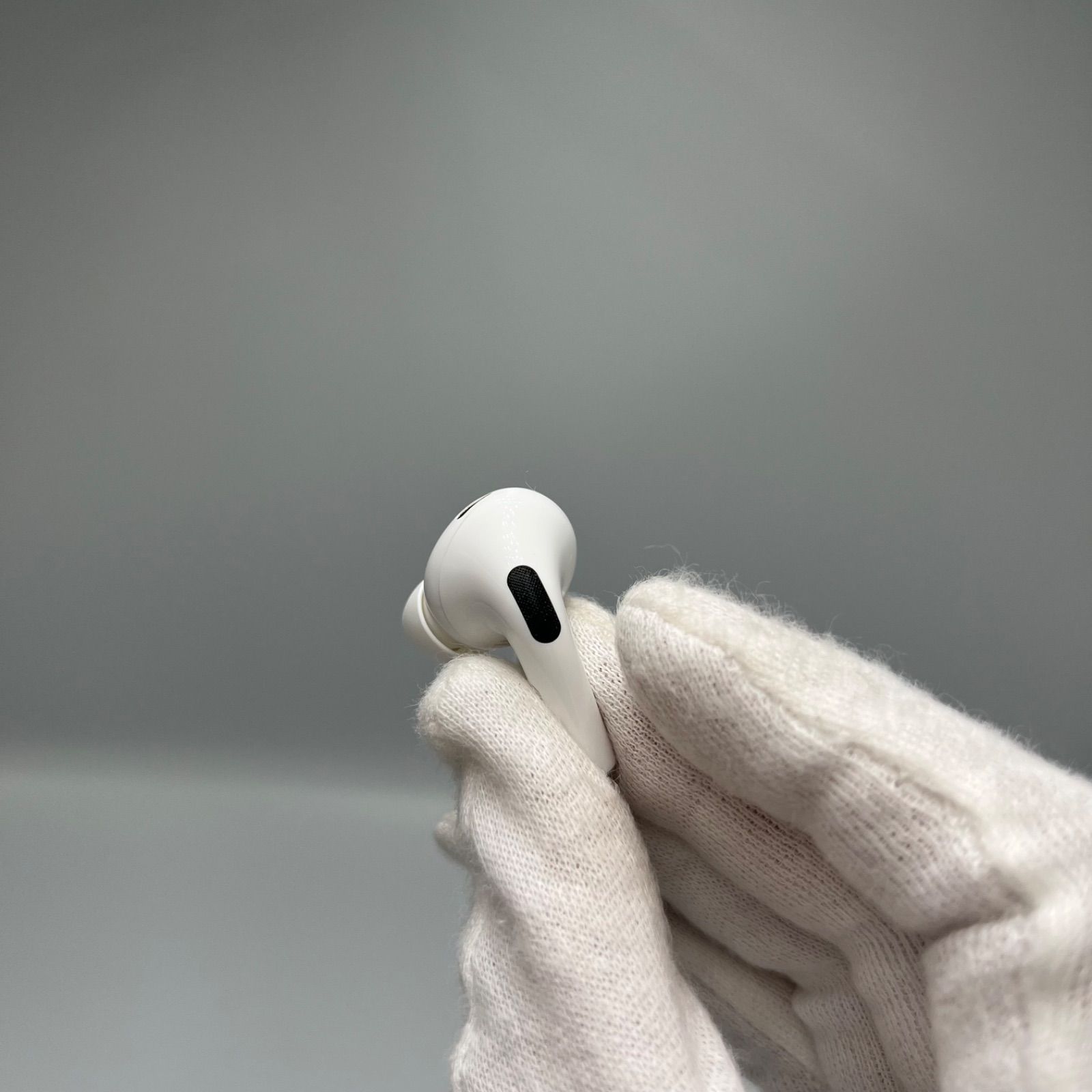 ジャンク品•美品】Apple AirPods Pro 第2世代 MagSafe充電ケース付き
