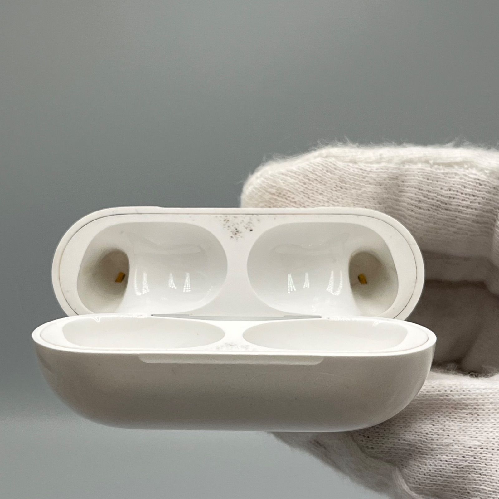 ジャンク品•美品】Apple AirPods Pro 第2世代 MagSafe充電ケース付き