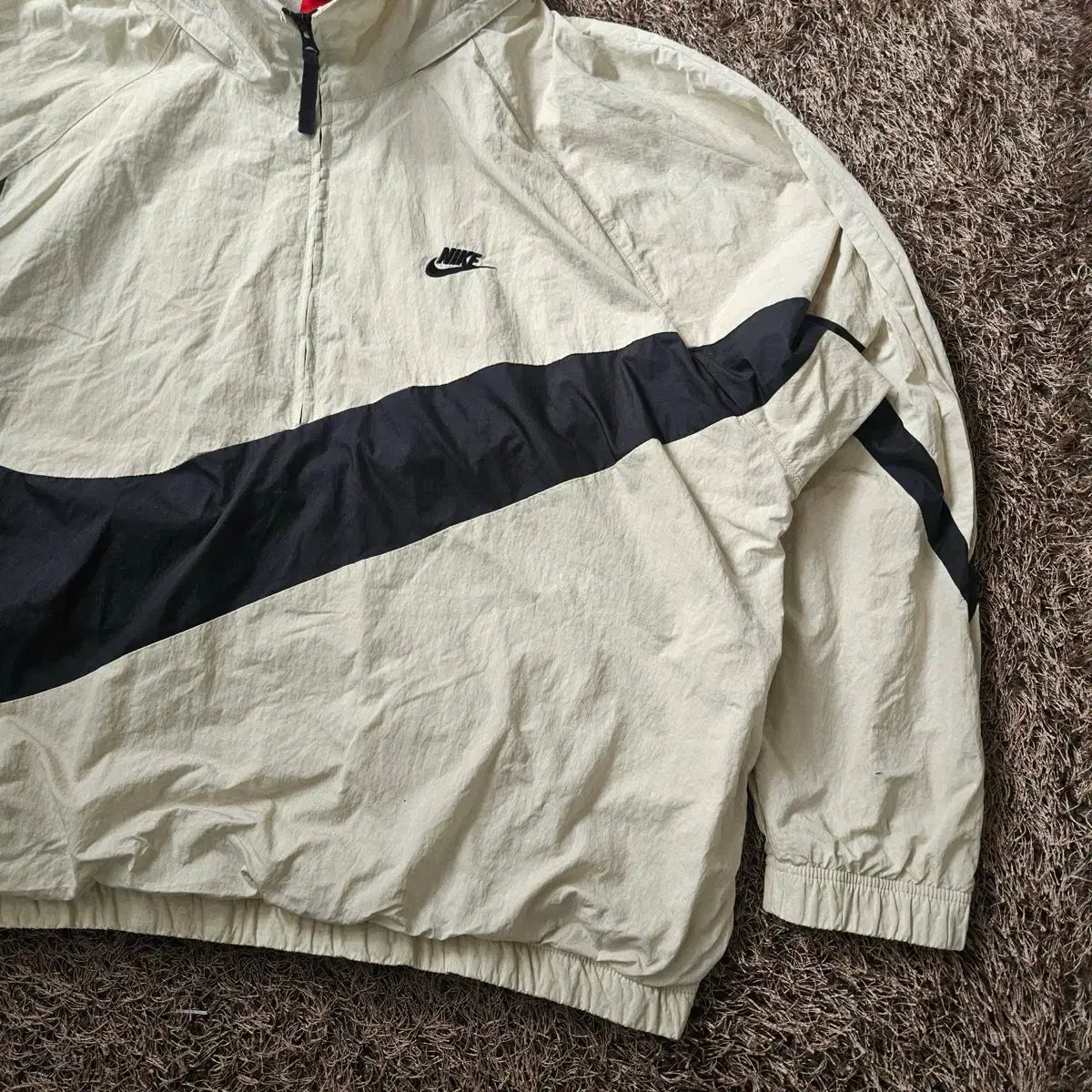 NIKE（ナイキ） プーさん（プー） フィーチャリング（Futura） ビックスウォッシュ（Big Swoosh） Anorak（アノラック） ウィンドブレーカー