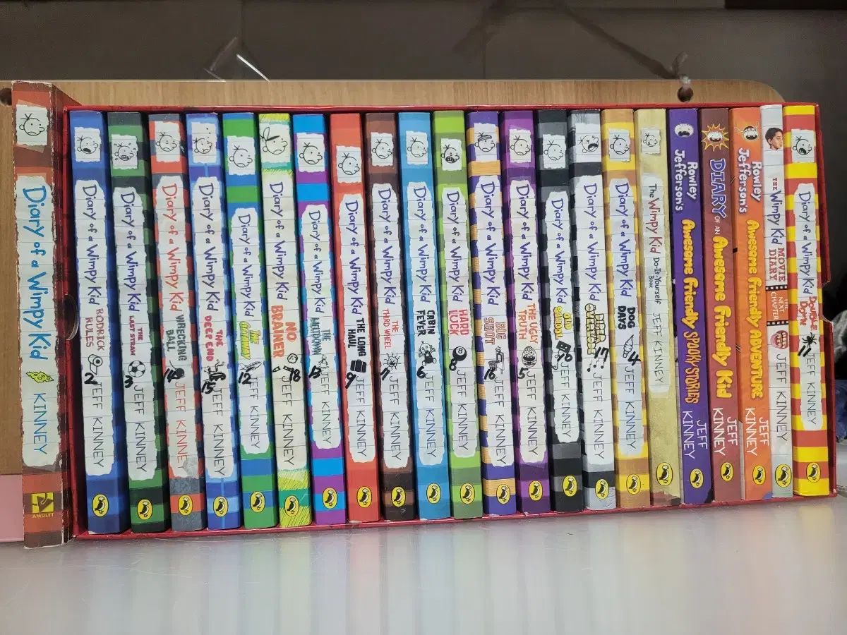 ウィッピーキッド 英語版 23巻 ボックス セット + ハン語版 1 13' 合計36 12,539円