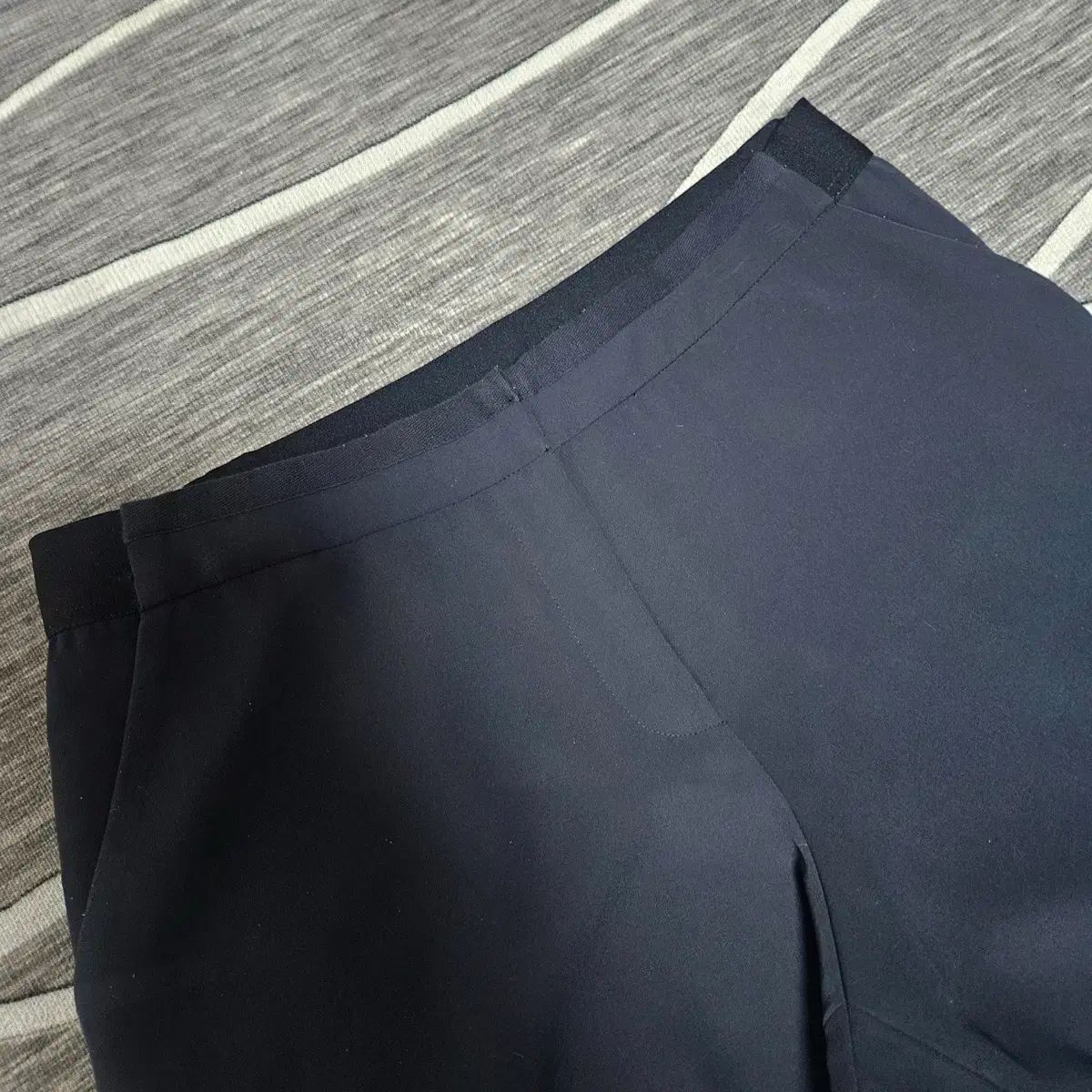 アルマーニ コレツィオーニ レーヨン サイド ボタン シャーリング パンツ アルマーニ コレツィオーニ レーヨン サイド ボタン シャーリング パンツ
