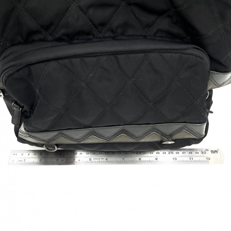 PRADA(プラダ)キルティング ナイロン バックパック リュックサック ブラック レザー シルバー金具 メンズ レディース【中古】 PRADA(プラダ)キルティング ナイロン バックパック リュックサック ブラック レザー シルバー金具 メンズ レディース【中古】