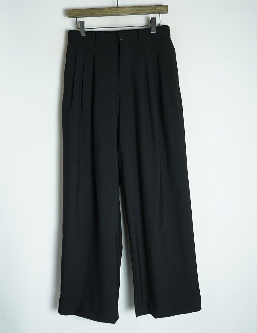 美品26SS MARKAWARE マーカウェア TRIPLE PLEATED WIDE TROUSERS トリプルプリーテッド トラウザーズ パンツ A26A15PT03C サイズ1黒2687Q♪