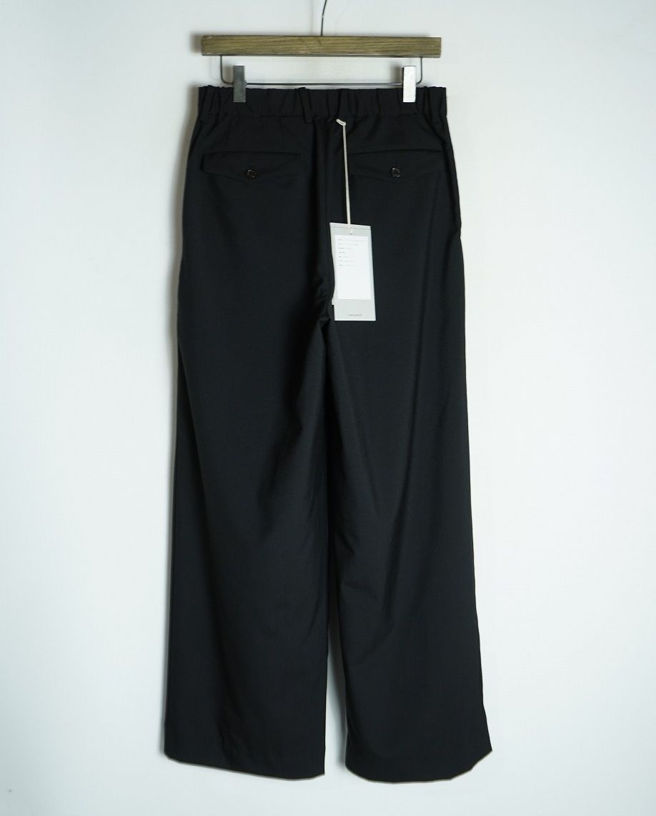 美品26SS MARKAWARE マーカウェア TRIPLE PLEATED WIDE TROUSERS トリプルプリーテッド トラウザーズ パンツ A26A15PT03C サイズ1黒2687Q♪ 美品26SS MARKAWARE マーカウェア TRIPLE PLEATED WIDE TROUSERS トリプルプリーテッド トラウザーズ パンツ A26A15PT03C サイズ1黒2687Q♪