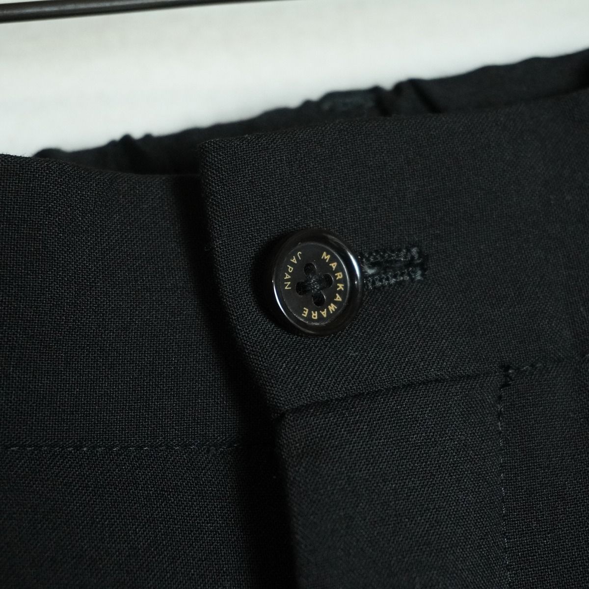 美品26SS MARKAWARE マーカウェア TRIPLE PLEATED WIDE TROUSERS トリプルプリーテッド トラウザーズ パンツ A26A15PT03C サイズ1黒2687Q♪ 美品26SS MARKAWARE マーカウェア TRIPLE PLEATED WIDE TROUSERS トリプルプリーテッド トラウザーズ パンツ A26A15PT03C サイズ1黒2687Q♪