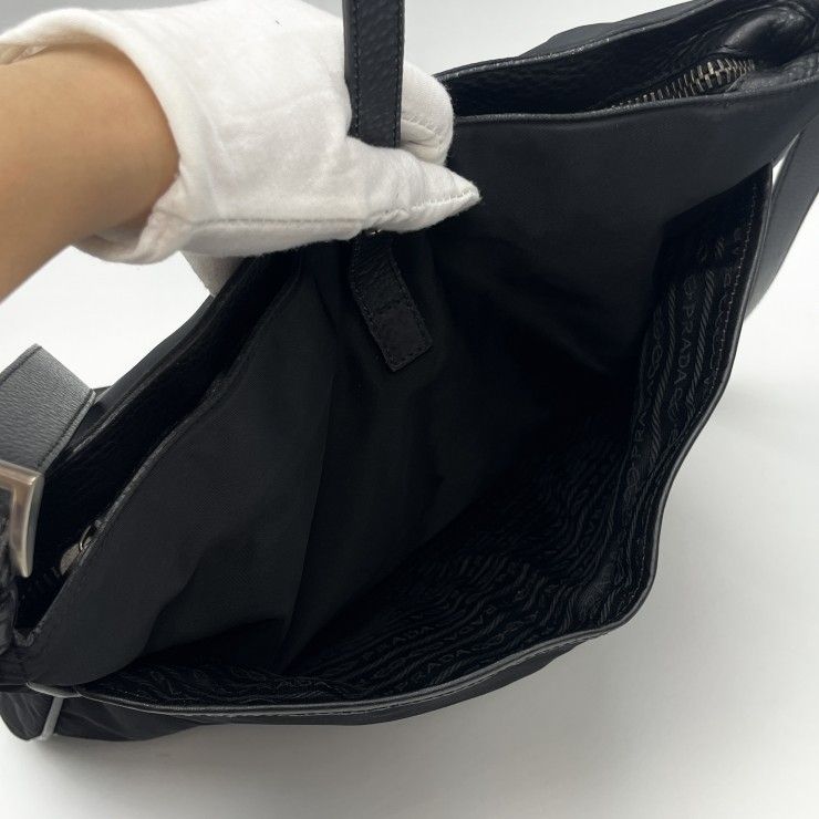 PRADA(プラダ)Tessuto ナイロン ショルダーバッグ ブラック レザー レディース メンズ ユニセックス イタリア製【中古】 PRADA(プラダ)Tessuto ナイロン ショルダーバッグ ブラック レザー レディース メンズ ユニセックス イタリア製【中古】