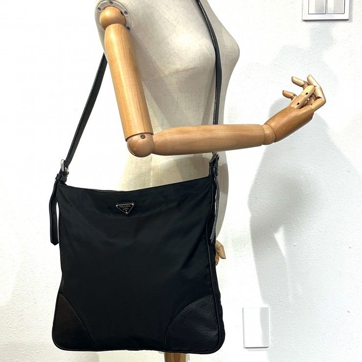 PRADA(プラダ)Tessuto ナイロン ショルダーバッグ ブラック レザー レディース メンズ ユニセックス イタリア製【中古】 PRADA(プラダ)Tessuto ナイロン ショルダーバッグ ブラック レザー レディース メンズ ユニセックス イタリア製【中古】