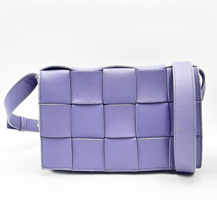 BOTTEGA VENETA（ボッテガヴェネタ）カセット ヴィンテージ ショルダーバッグ パープル ラムレザー レディース 【中古】