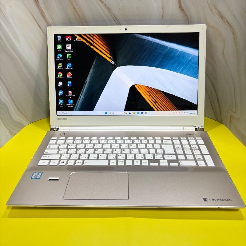 6世代i7/Win11ノートPC！Office付 SSD256GB dynabook - メルカリ